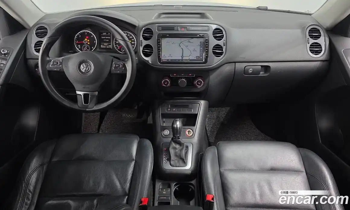 Volkswagen Tiguan 2013 2.0 гидро в Москве № 1198266, фото 7