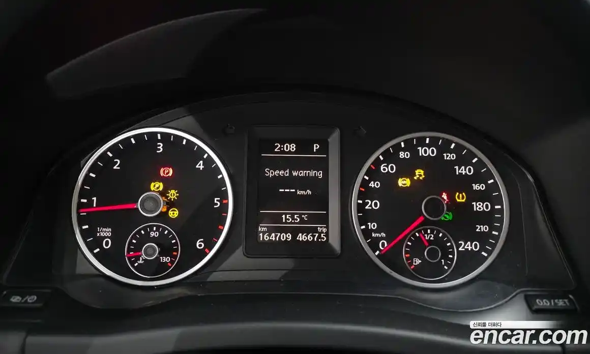 Volkswagen Tiguan 2013 2.0 гидро в Москве № 1198266, фото 8
