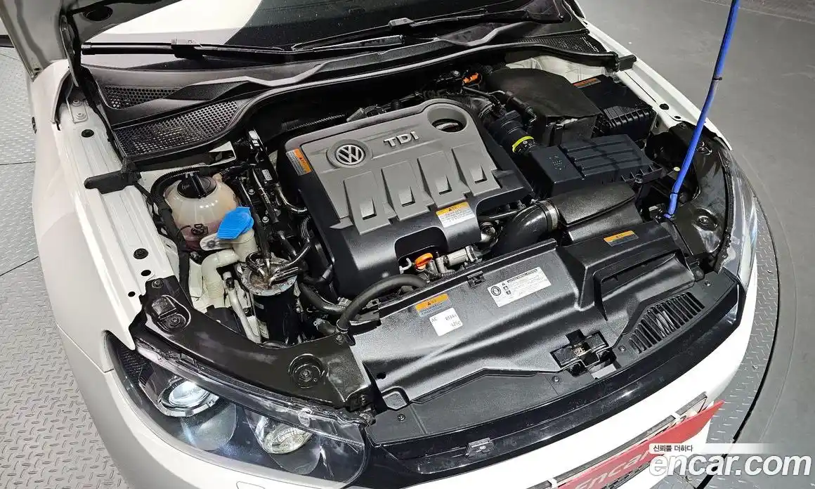Volkswagen Scirocco 2013 2.0 гидро в Москве № 1198304, фото 6