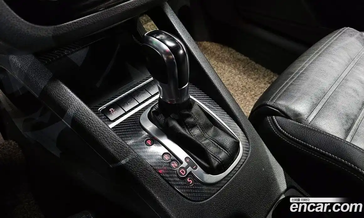Volkswagen Scirocco 2013 2.0 гидро в Москве № 1198304, фото 9