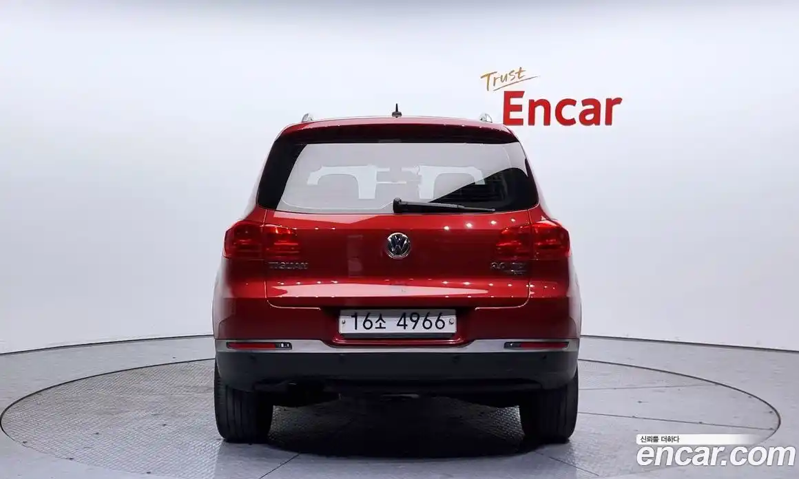 Volkswagen Tiguan 2015 2.0 гидро в Москве № 1198327, фото 4