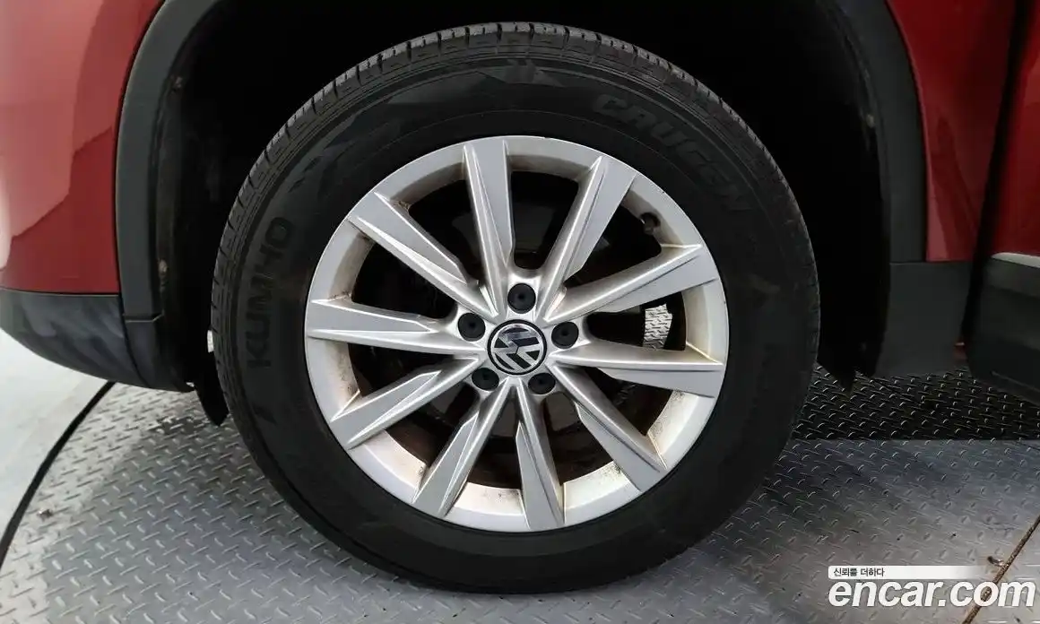 Volkswagen Tiguan 2015 2.0 гидро в Москве № 1198327, фото 5