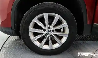 Volkswagen Tiguan 2015 2.0 гидро в Москве № 1198327, миниатюра 5