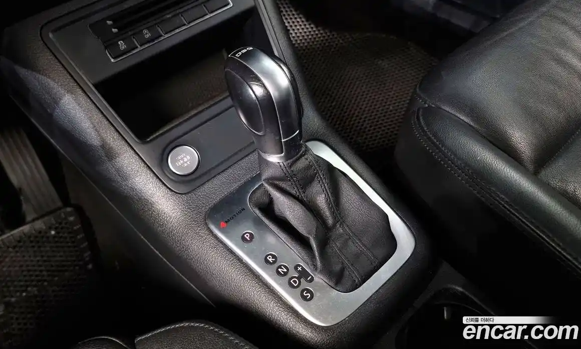 Volkswagen Tiguan 2015 2.0 гидро в Москве № 1198327, фото 9