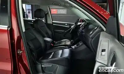 Volkswagen Tiguan 2015 2.0 гидро в Москве № 1198327, миниатюра 10