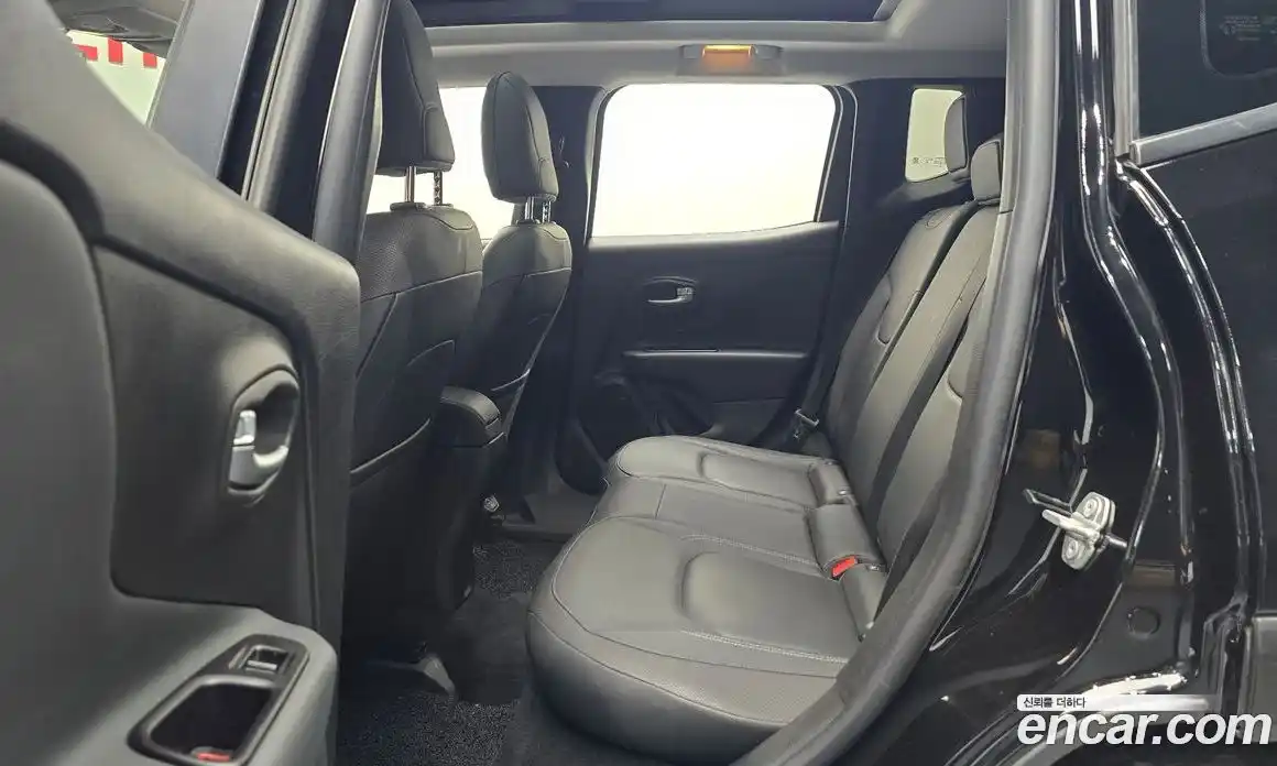 Jeep Renegade 2019 2.4 гидро в Москве № 1198541, фото 11