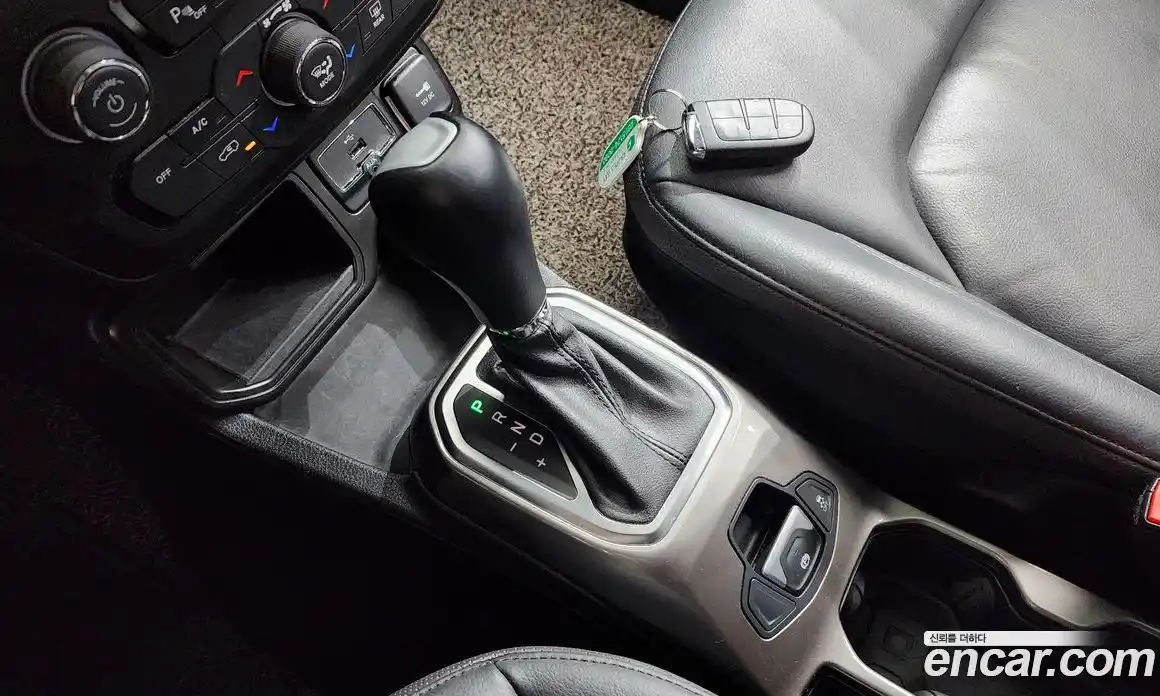 Jeep Renegade 2019 2.4 гидро в Москве № 1198557, фото 9