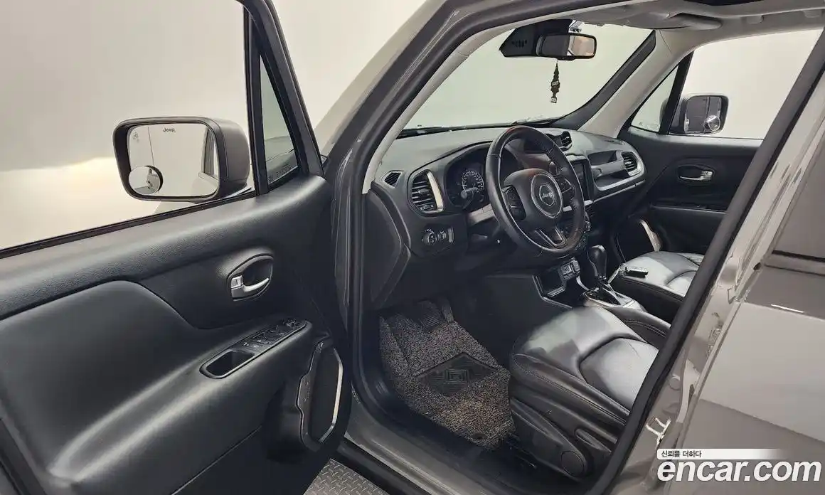 Jeep Renegade 2019 2.4 гидро в Москве № 1198557, фото 10