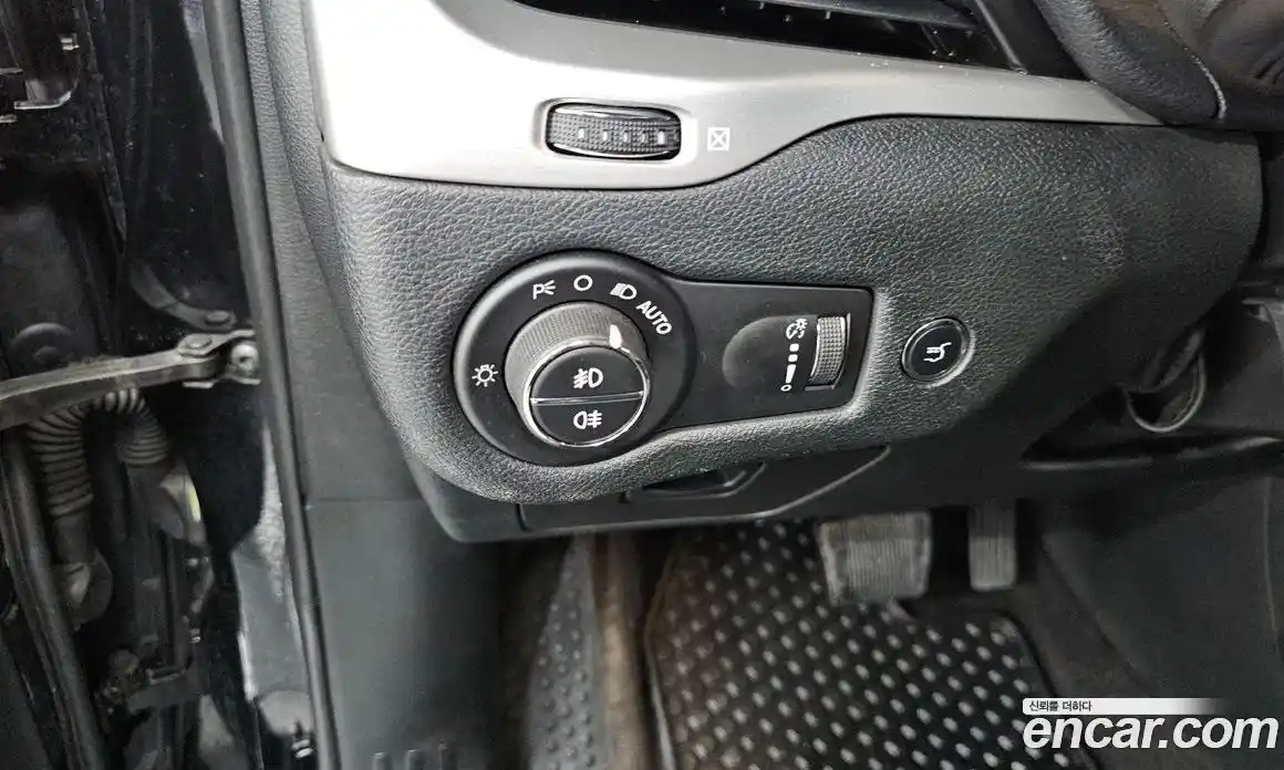 Jeep Cherokee 2018 2.4 гидро в Москве № 1198630, фото 15