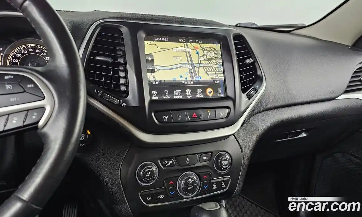 Jeep Cherokee 2018 2.4 гидро в Москве № 1198630, фото 17