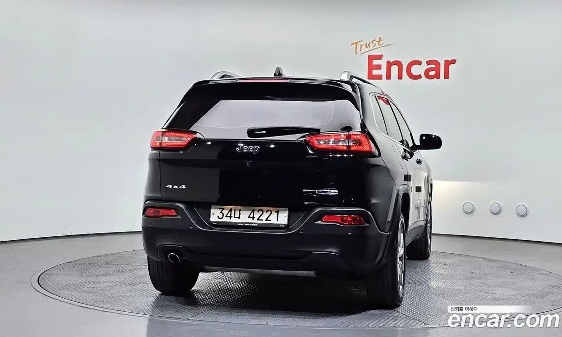 Jeep Cherokee 2018 2.4 гидро в Москве № 1198630, фото 4