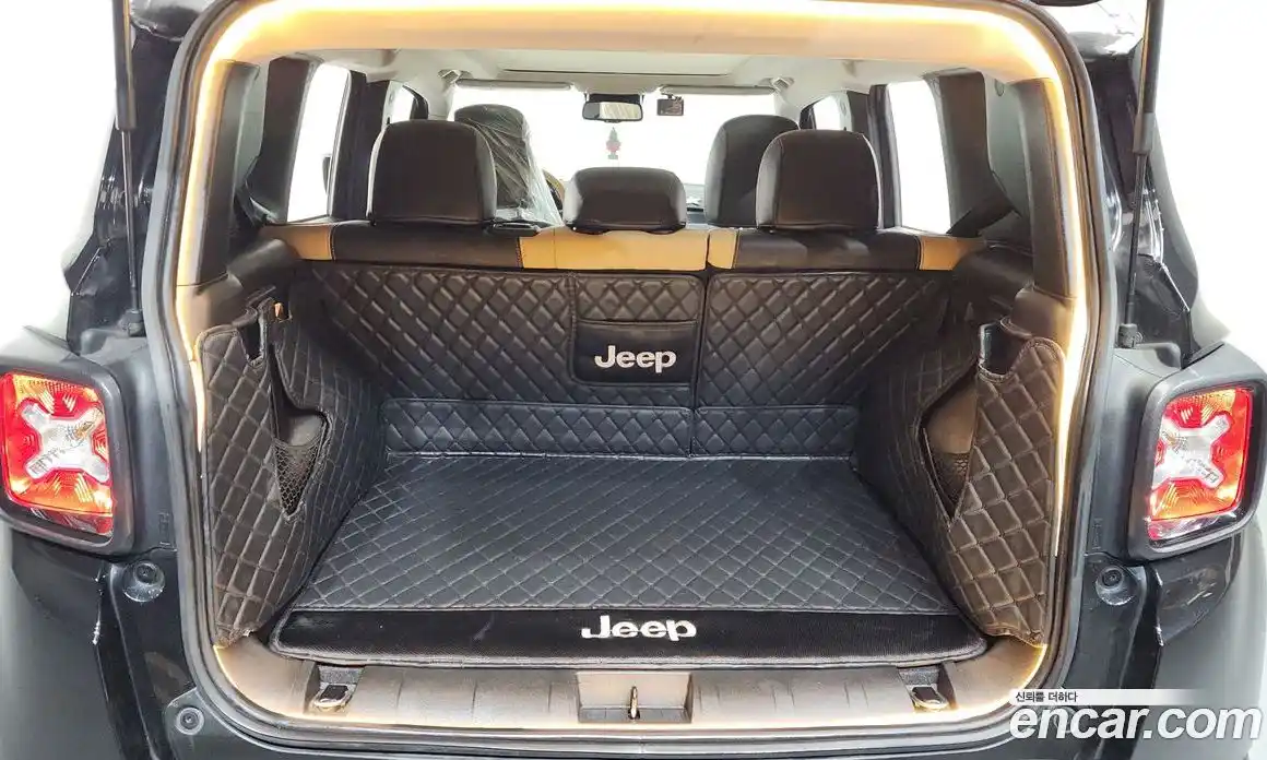Jeep Renegade 2018 2.0 гидро в Москве № 1198636, фото 19