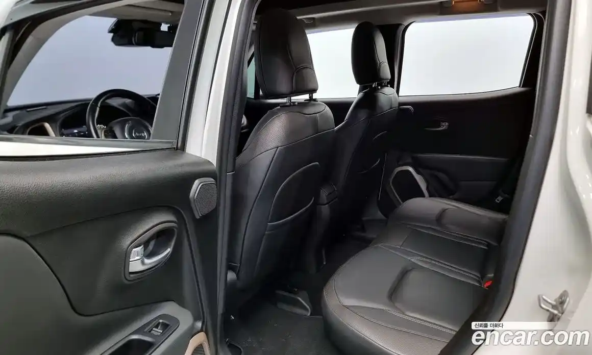 Jeep Renegade 2017 2.0 гидро в Москве № 1198673, фото 12