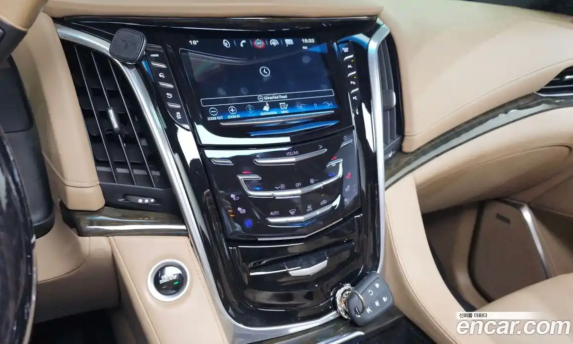 Cadillac Escalade 2019 6.2 гидро в Москве № 1200317, фото 15