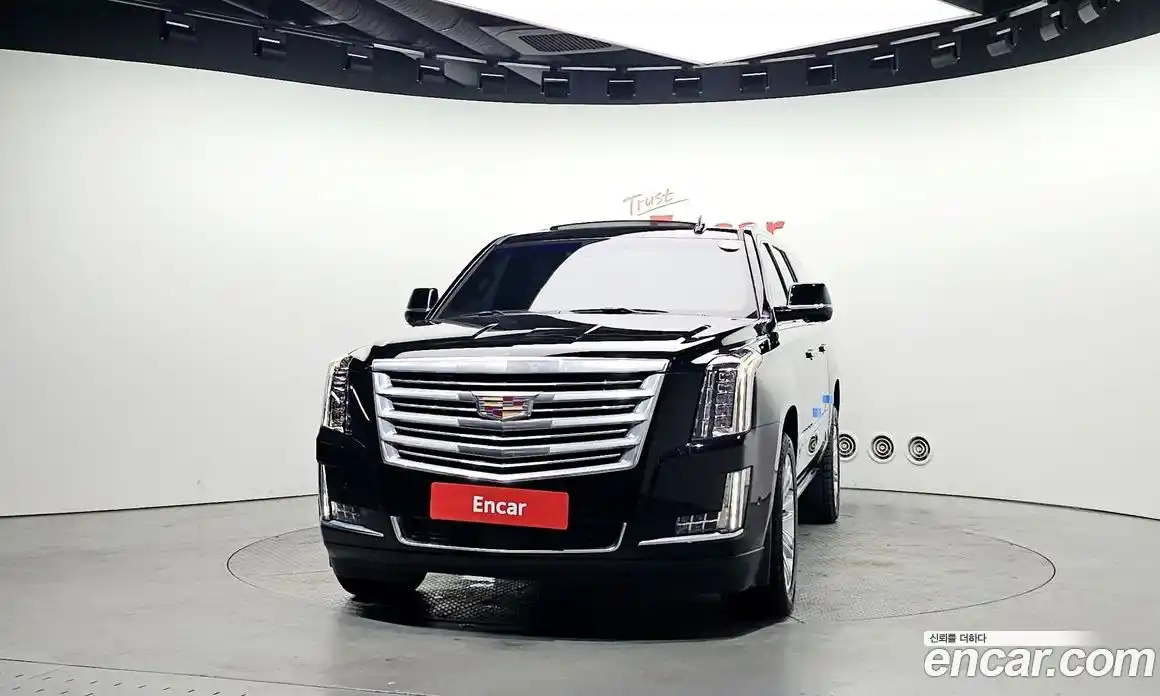 Cadillac Escalade 2019 6.2 гидро в Москве № 1200317, фото 3