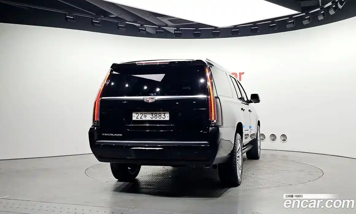 Cadillac Escalade 2019 6.2 гидро в Москве № 1200317, фото 4