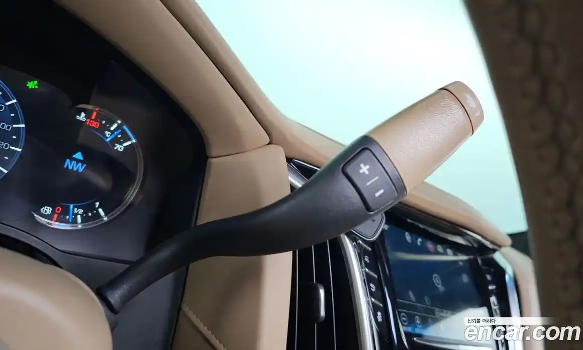 Cadillac Escalade 2019 6.2 гидро в Москве № 1200317, фото 9