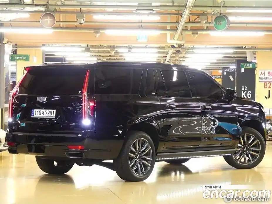 Cadillac Escalade 2023 6.2 гидро в Москве № 1200374, фото 3
