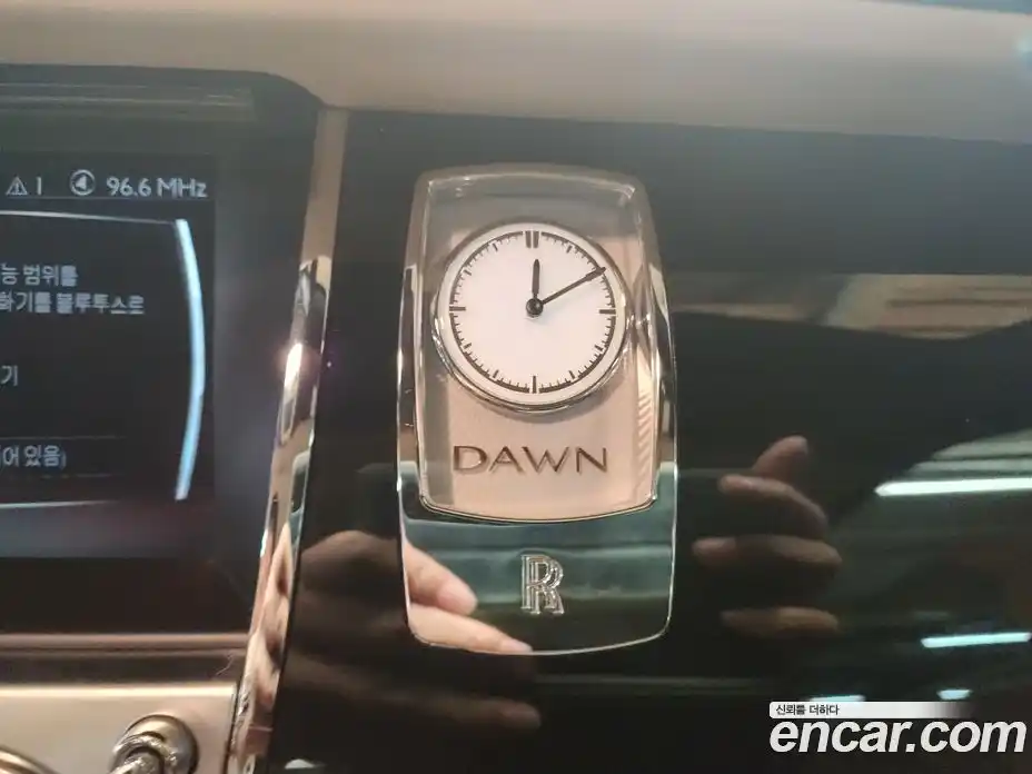 Rolls-Royce Dawn 2018 6.6 гидро в Москве № 1200467, фото 16