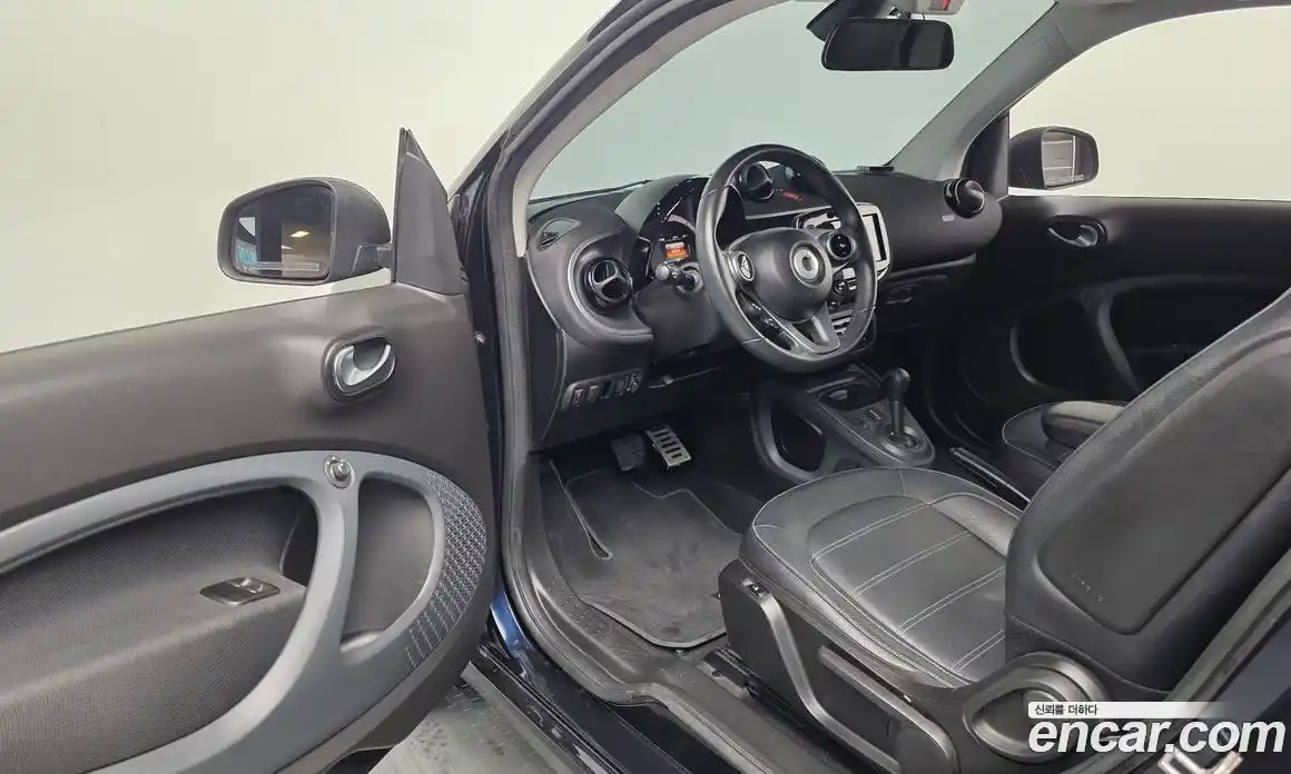 Smart Fortwo 2018 1.0 гидро в Москве № 1200538, фото 10
