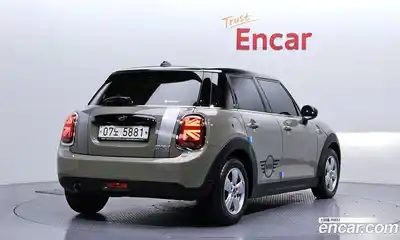 Mini Cooper 2019 1.5 гидро в Москве № 149588, миниатюра 2