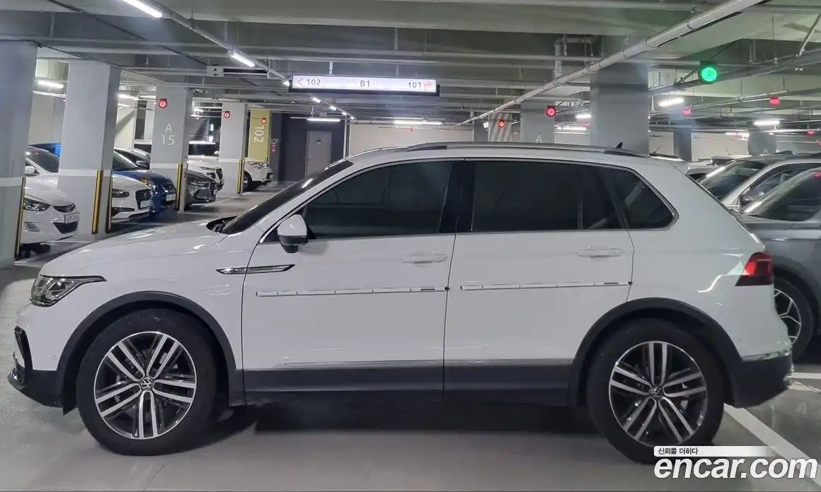 Volkswagen Tiguan 2023 2.0 гидро в Москве № 169161, фото 4