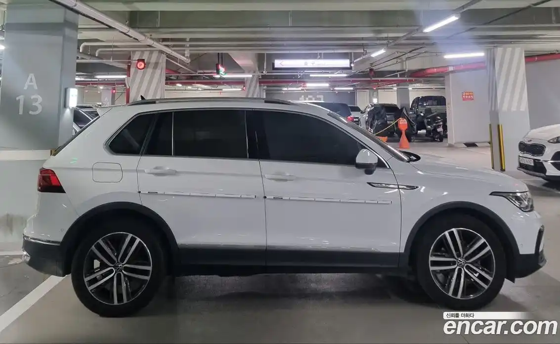 Volkswagen Tiguan 2023 2.0 гидро в Москве № 169161, фото 5