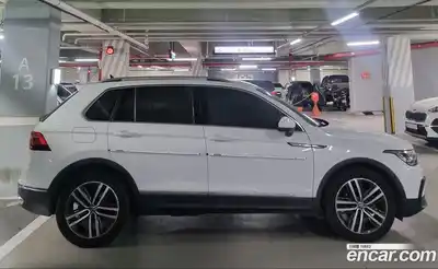 Volkswagen Tiguan 2023 2.0 гидро в Москве № 169161, миниатюра 5