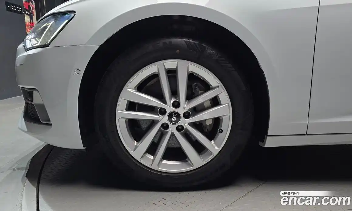Audi A6 2023 2.0 гидро, фото 5