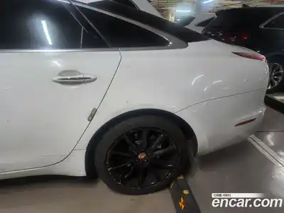 Jaguar XJ, 2015