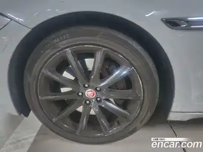 Jaguar XJ 2015 3.0 гидро в Москве № 284008, миниатюра 2