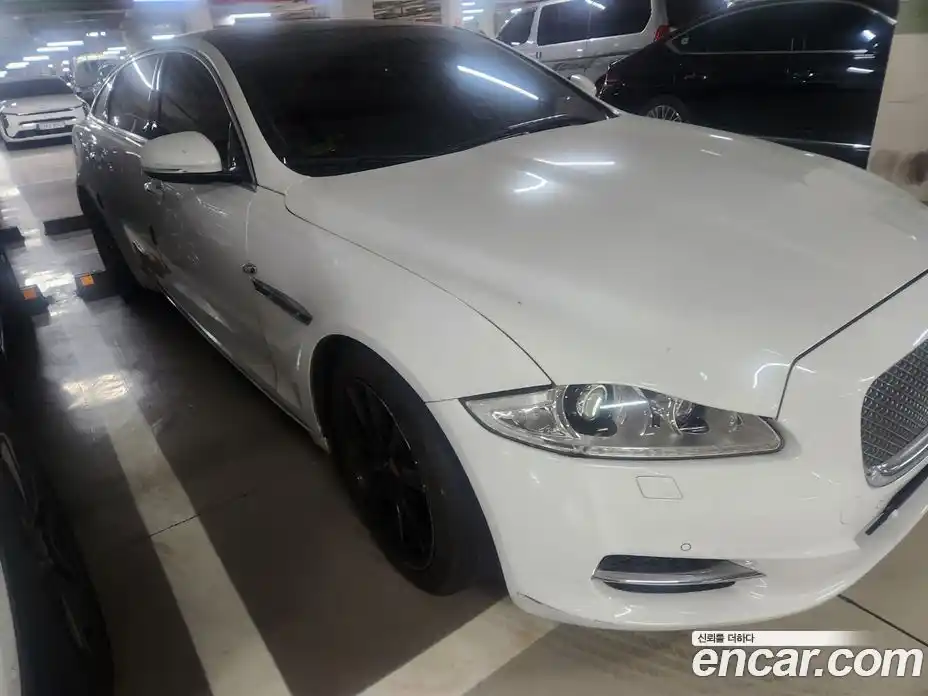 Jaguar XJ 2015 3.0 гидро в Москве № 284008, фото 6