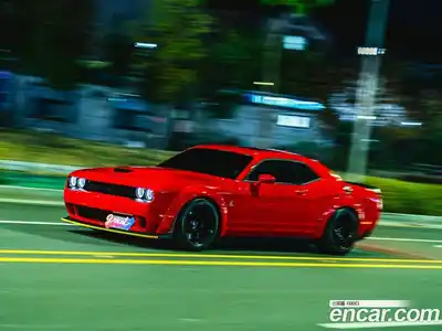 Dodge Challenger 6.4