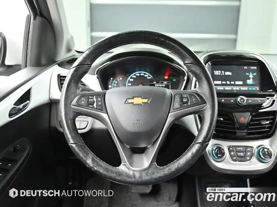 Chevrolet Spark 2016 1.0 Автомат в Москве № 1190537, фото 13