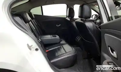 Renault SM3 2015 1.6 гидро в Москве № 1190878, миниатюра 12