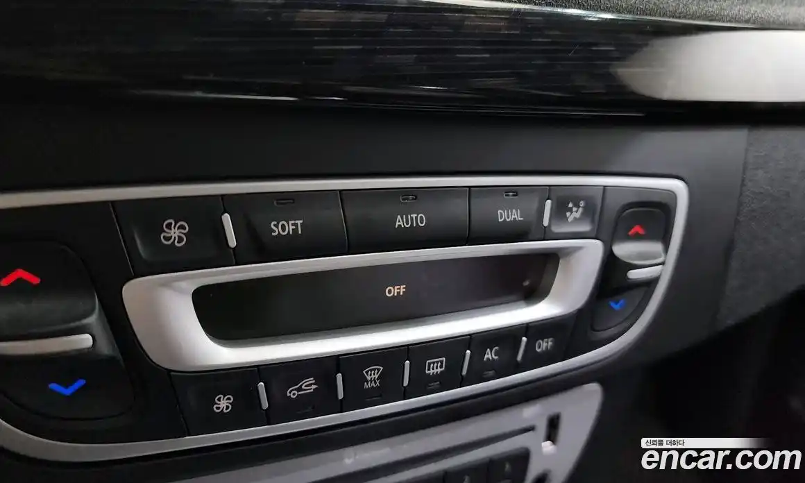 Renault SM3 2015 1.6 гидро в Москве № 1190878, фото 15