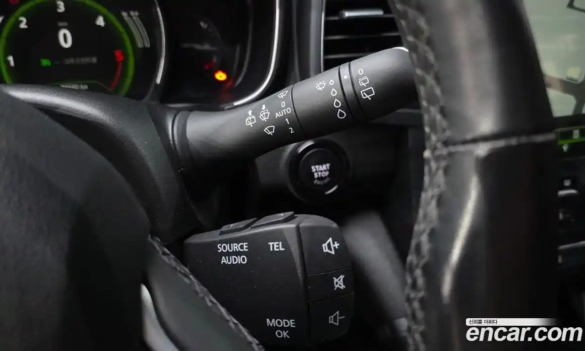 Renault QM6 2017 2.0 гидро в Москве № 1190980, фото 17