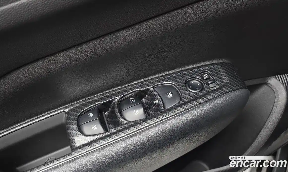 Renault QM6 2017 2.0 гидро в Москве № 1190980, фото 18