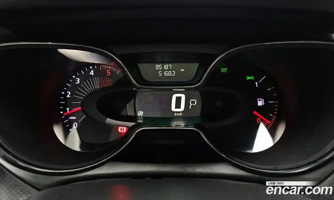 Renault QM3 2016 1.5 гидро в Москве № 1191168, фото 8