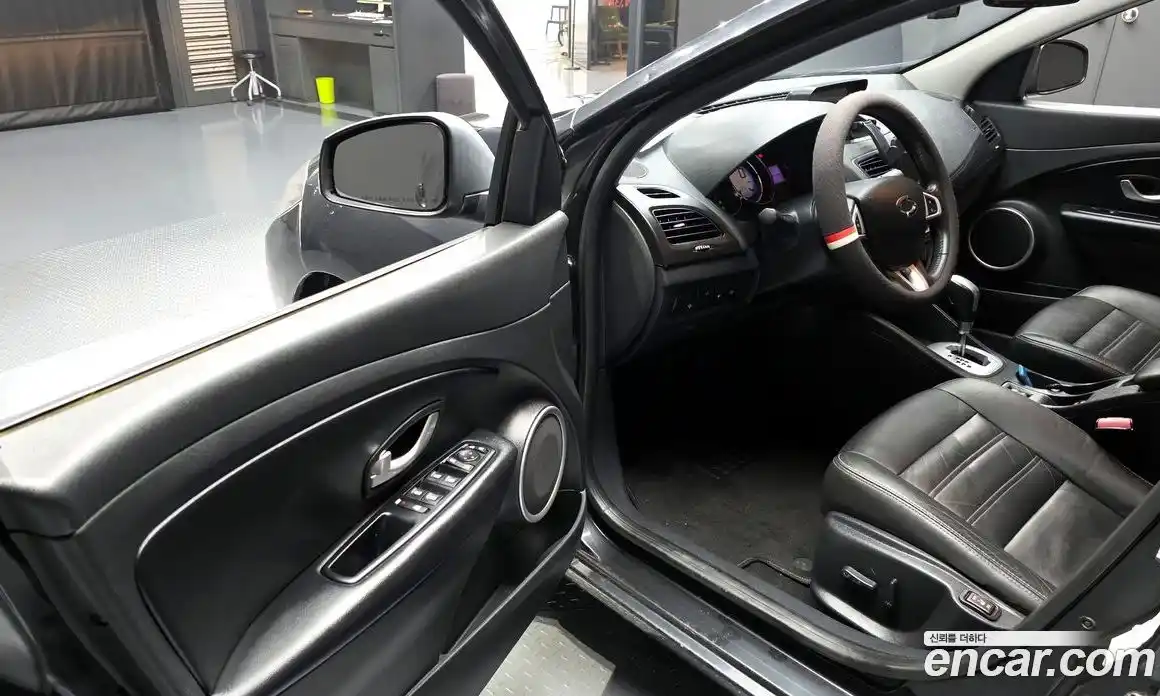 Renault SM3 2015 1.6 гидро в Москве № 1191206, фото 11
