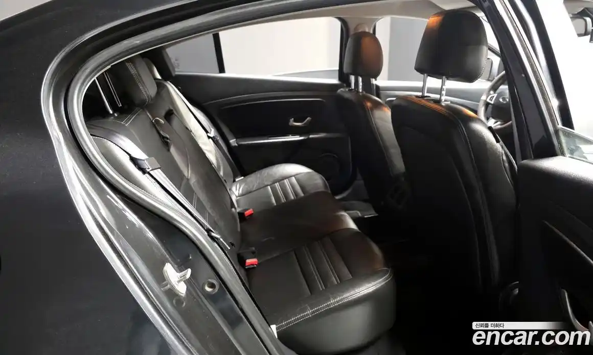 Renault SM3 2015 1.6 гидро в Москве № 1191206, фото 12