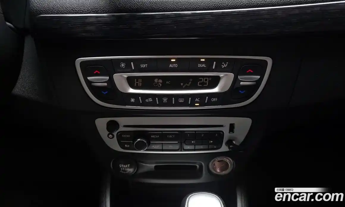 Renault SM3 2015 1.6 гидро в Москве № 1191206, фото 15