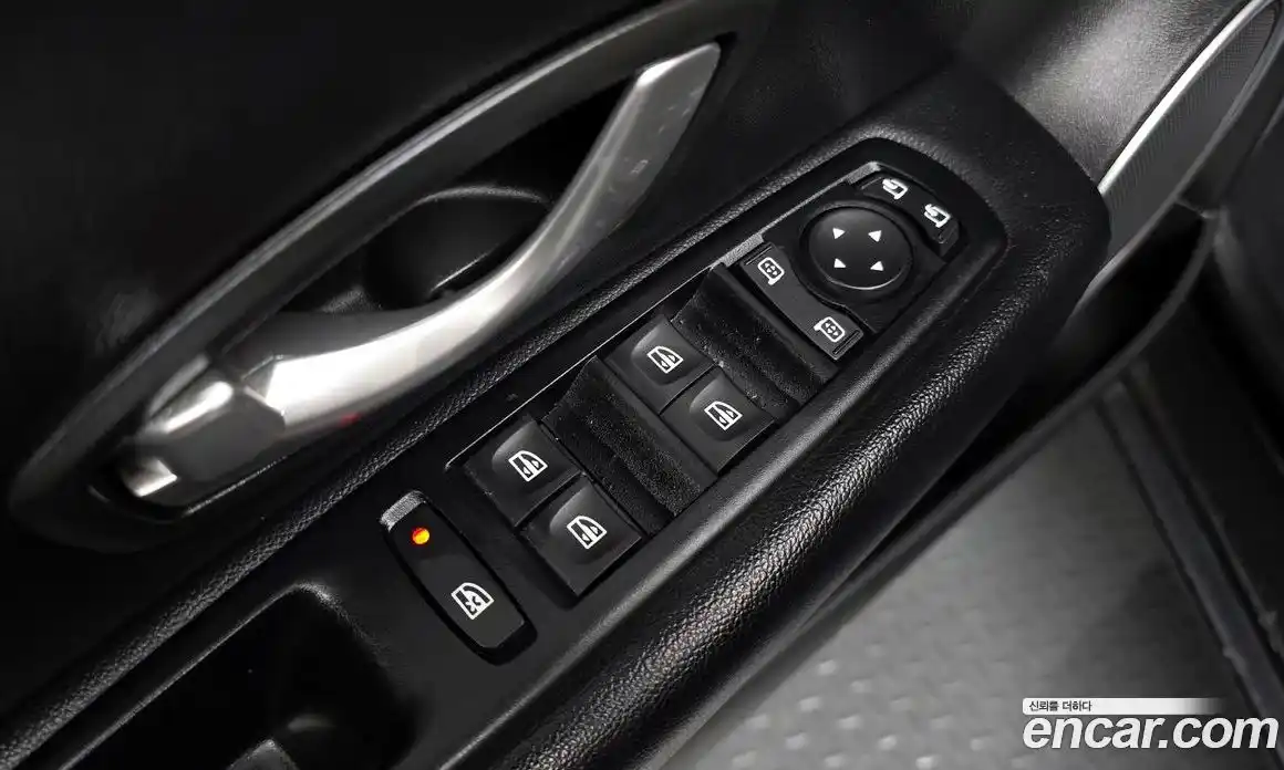 Renault SM3 2015 1.6 гидро в Москве № 1191206, фото 17