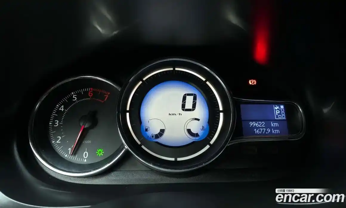 Renault SM3 2015 1.6 гидро в Москве № 1191206, фото 8