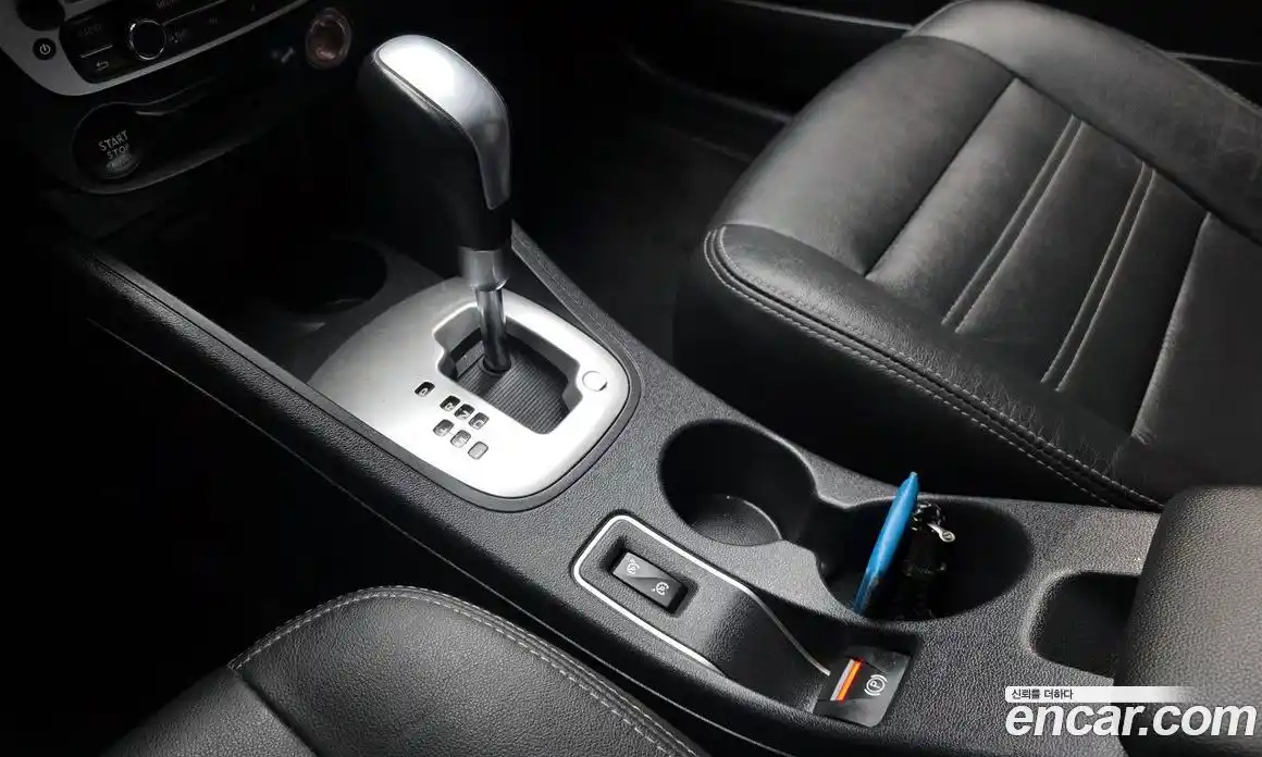 Renault SM3 2015 1.6 гидро в Москве № 1191206, фото 9