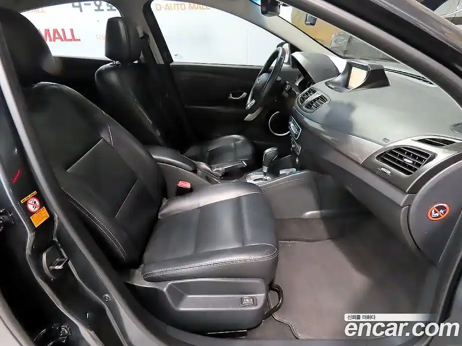 Renault SM3 2011 1.6 гидро в Москве № 1191836, фото 12