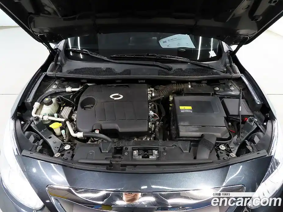 Renault SM3 2011 1.6 гидро в Москве № 1191836, фото 6