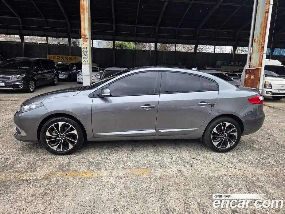 Renault SM3 2016 1.6 гидро в Москве № 1192025, фото 3