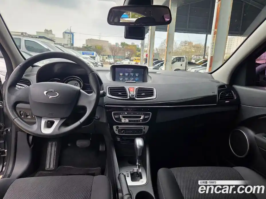 Renault SM3 2016 1.6 гидро в Москве № 1192025, фото 9