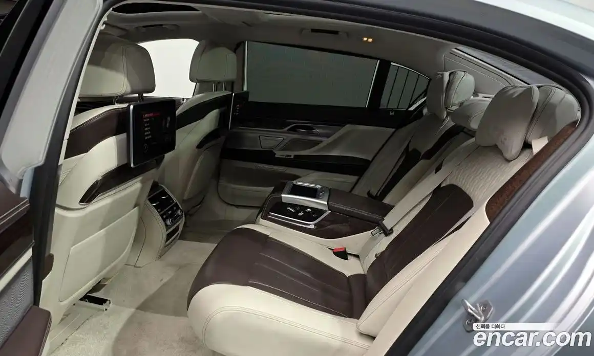 BMW 7-Series 2018 4.4 Автомат в Москве № 1193340, фото 12